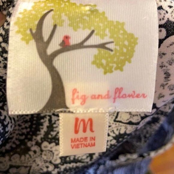 Fig & Flower Sheer Lightweight Tunic, Size Medium - Picture 4 of 9